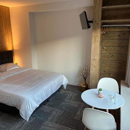 Nieuwe Kamer In Centrum Brugge Met Badkamer ! 外观 照片