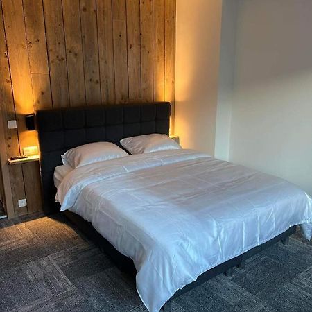 Nieuwe Kamer In Centrum Brugge Met Badkamer ! 外观 照片