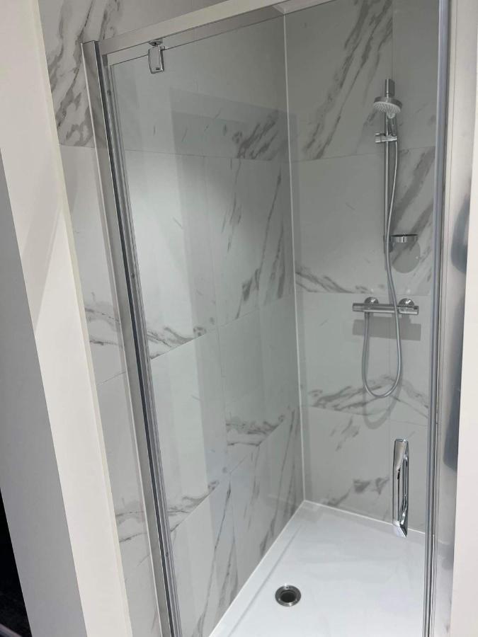 Nieuwe Kamer In Centrum Brugge Met Badkamer ! 外观 照片